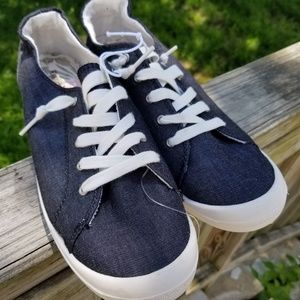 🍹NWT Margaritaville denim stretch flats🍹